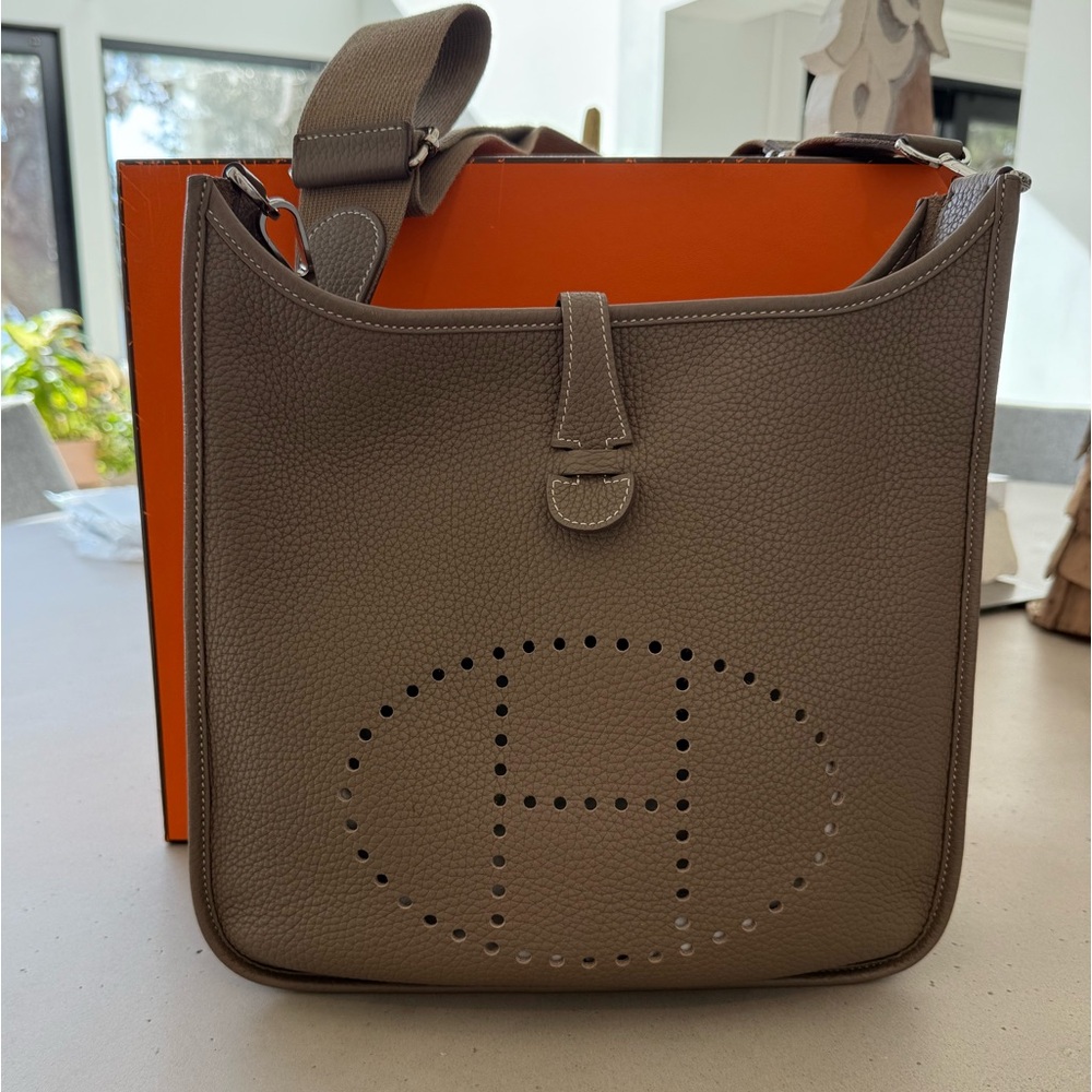 Authentic Hermes Evelyn PM in excellent condition